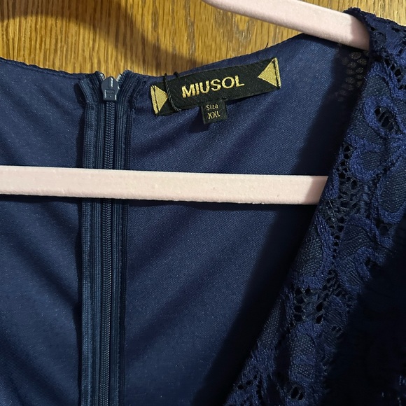 Ladies NWT navy lace dress. Size 2xl. Musol brand. - Picture 2 of 3